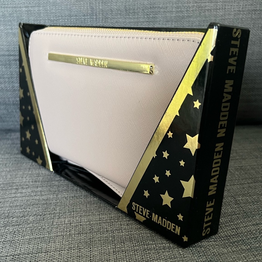 NWT STEVE MADDEN ZIP AROUND WALLET WRISTLET CASE WITH BOX